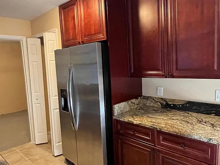 2216 Villano Ave — Photo 3