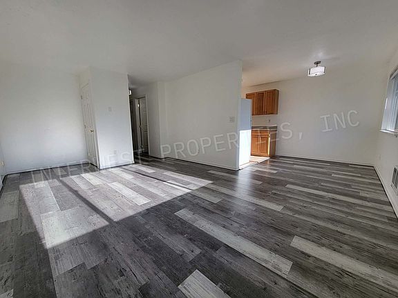 4th image of 4700 Falls View Ave #7