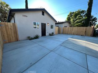 22050 Hart St, Canoga Park, CA 91303