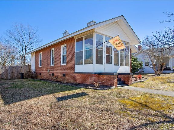 3rd image of 1614 Upland Dr