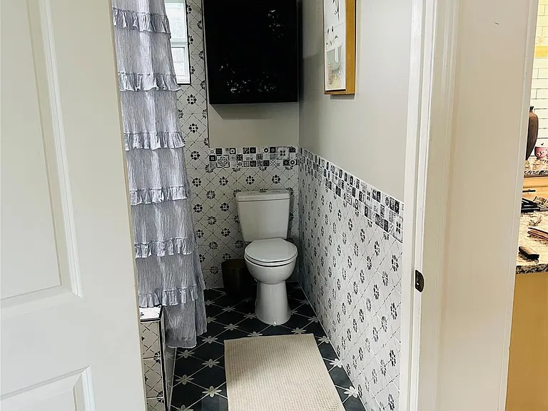 2621 Avenue K #B — Photo 9