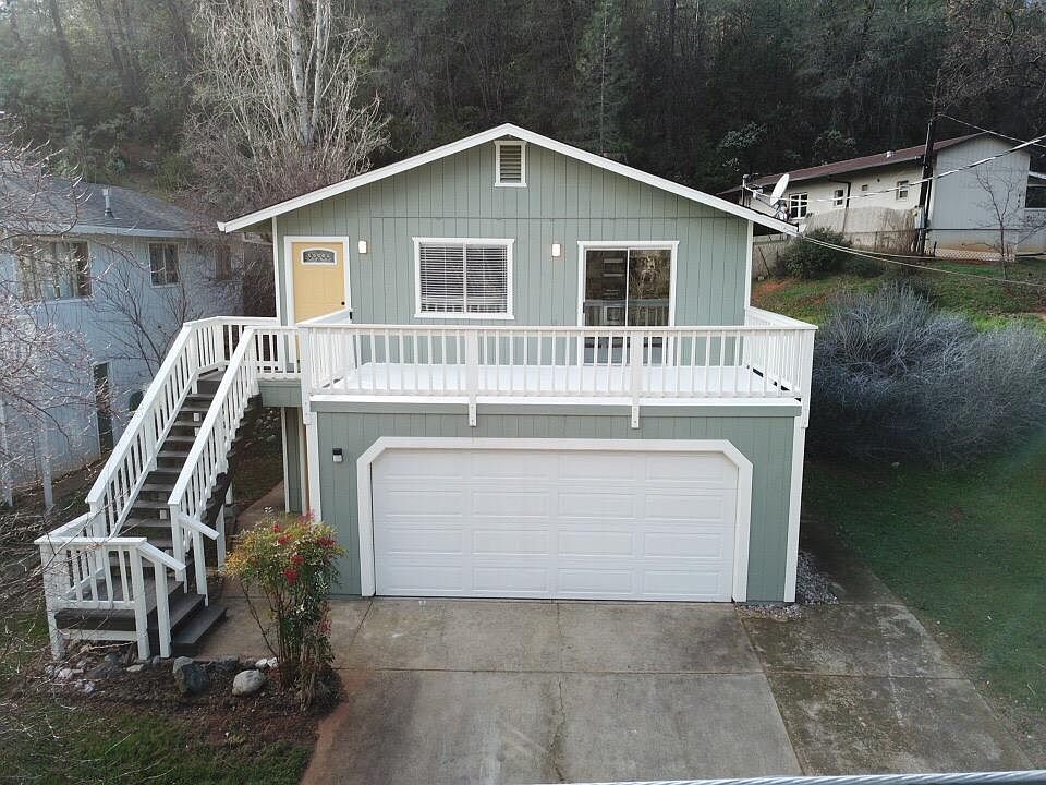 1st image of 880 Forest St