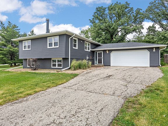 3rd image of 790 Leslie Ct