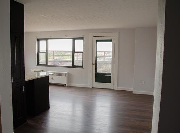 5th image of 11720 Edgewater Dr APT P8