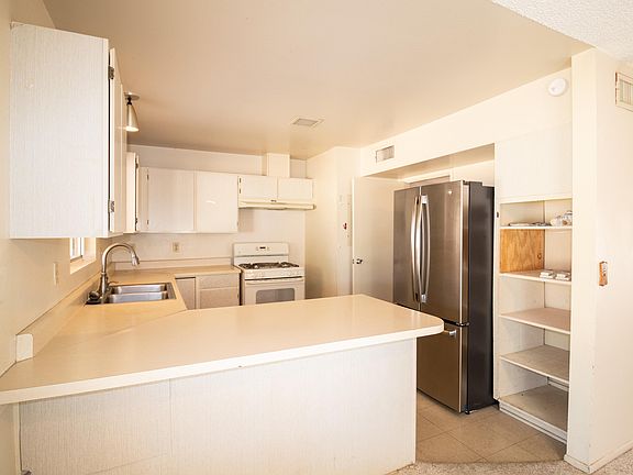5th image of 107 E Avenue J