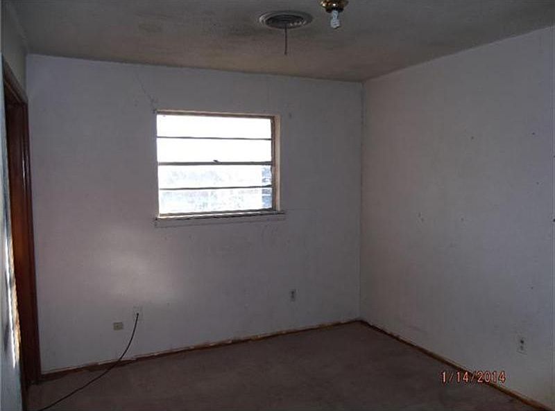 2nd image of 714 SW Ranch Oak Blvd