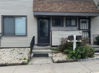 11 Azalea Ct, Staten Island, NY 10309