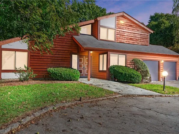 65 Skyview Lane, New Rochelle, NY 10804