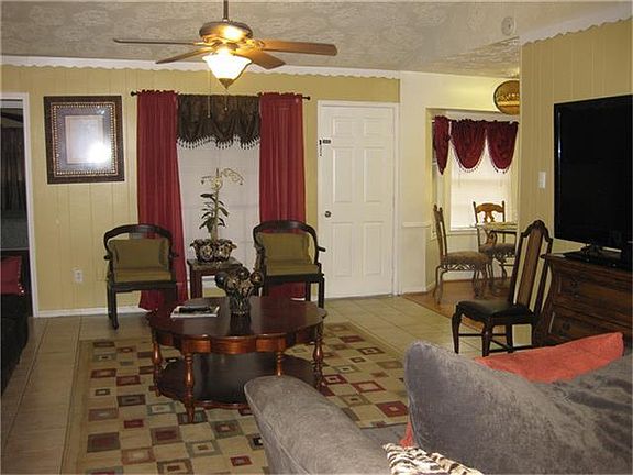 3rd image of 11431 Fairpoint Dr