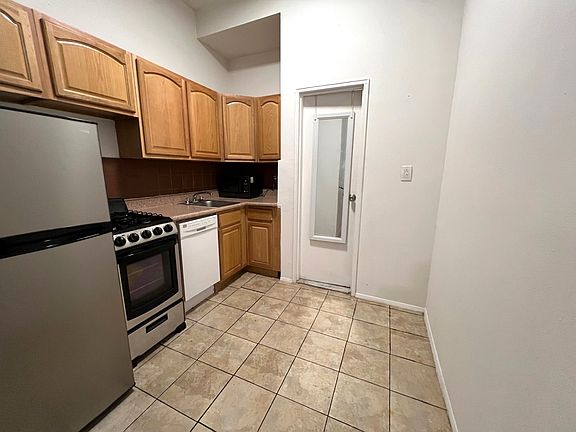 3rd image of 234 E 82nd St #1FE