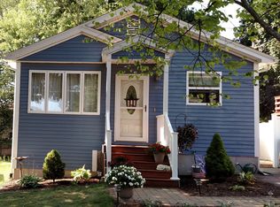 29 Ballou St, Cumberland, RI 02864