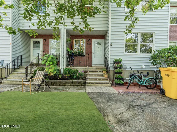 4 Hazelwood Lane, Lakewood, NJ 08701