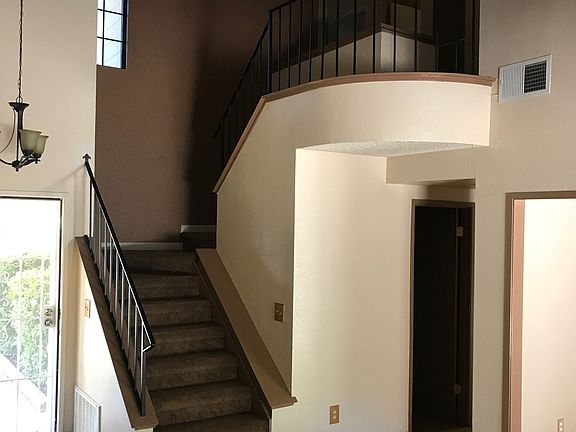 3rd image of 3554 Bridgeford Dr