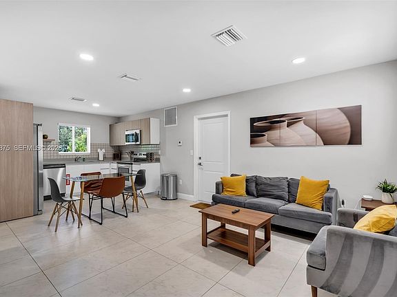 4th image of 507 NW 8th Ave #2