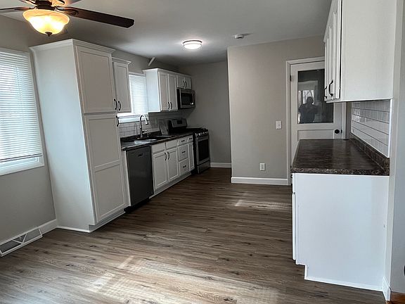 3rd image of 129 N 2nd St