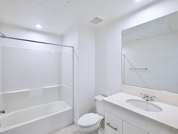 5th image of 2642 Adella Ave