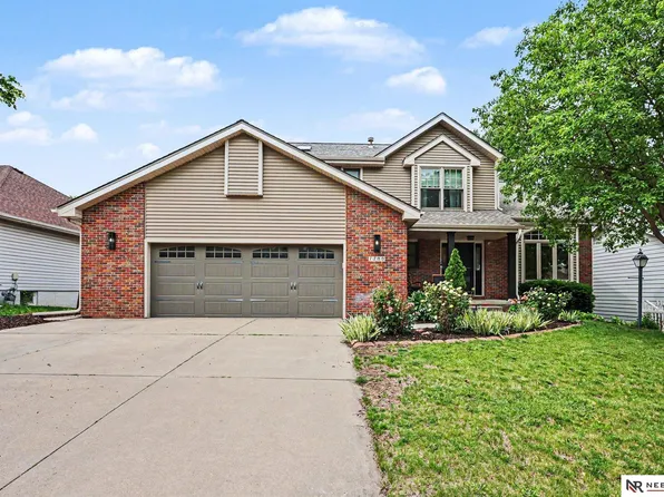 7700 Ali Dr, Lincoln, NE 68507