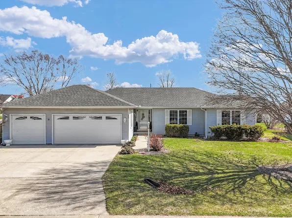25 N Prairieview Ave, Tuscola, IL 61953