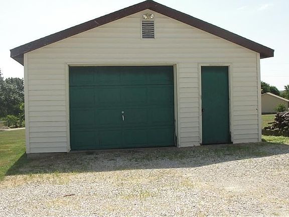 4th image of 7504 Helias Spur