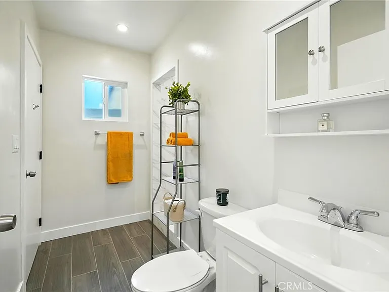 9221 Swinton Ave — Photo 4