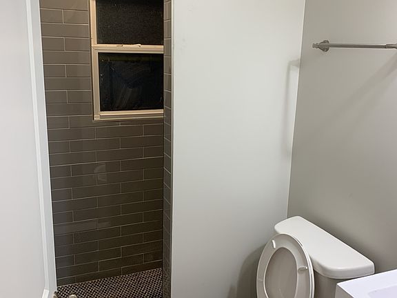3rd image of 3728 N Oleander Ave