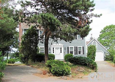 2nd image of 12 Woodbine Dr