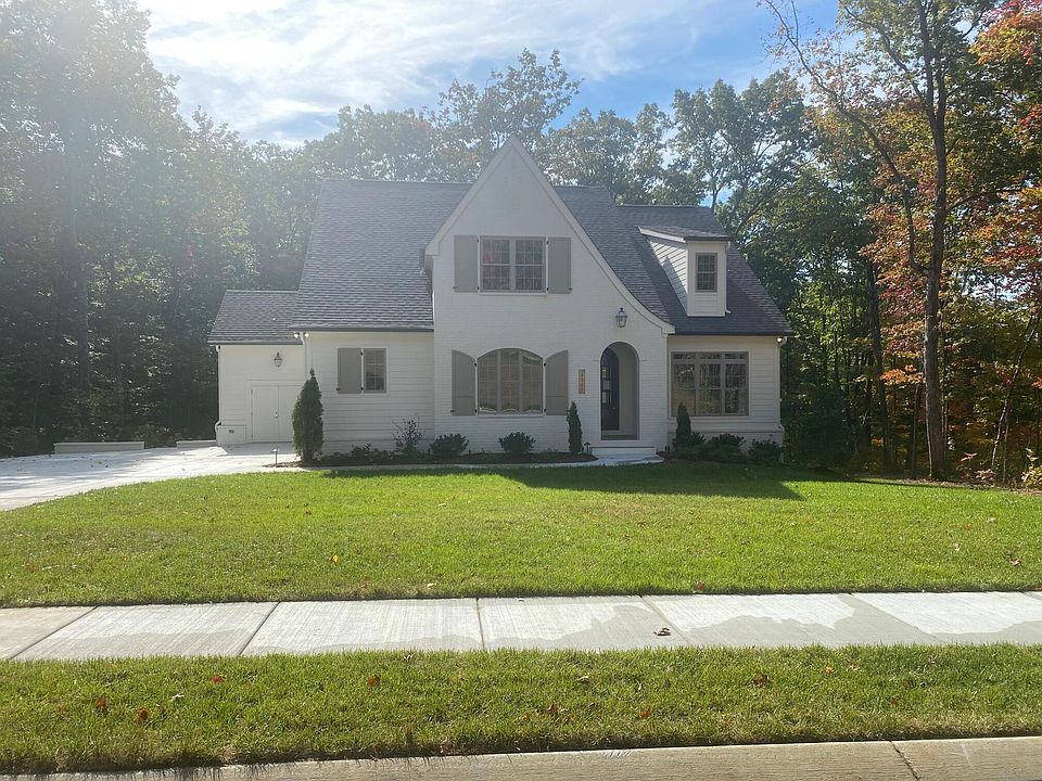 2nd image of 4107 Windtree Dr #12