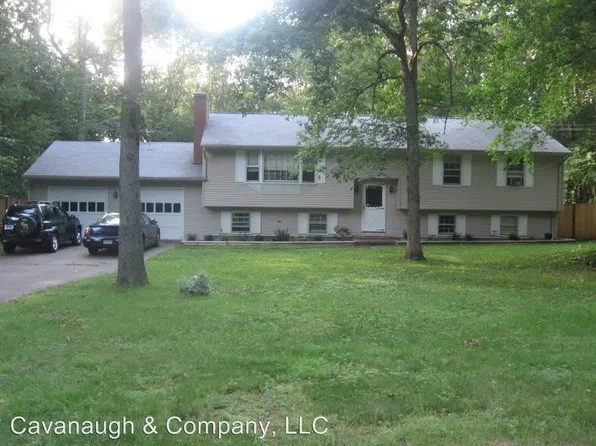 3 Woodhaven Dr, Portland, CT 06480