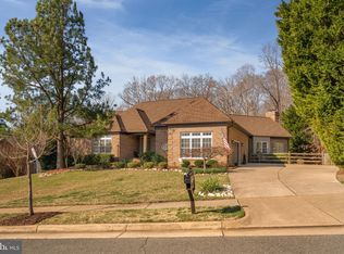 1006 Featherston Ct, Fredericksburg, VA 22401