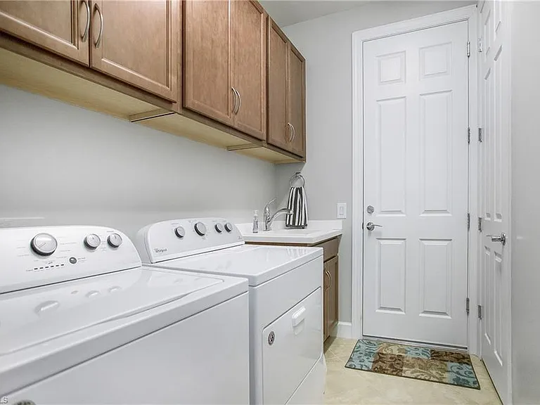 7674 Jacaranda Ln — Photo 17