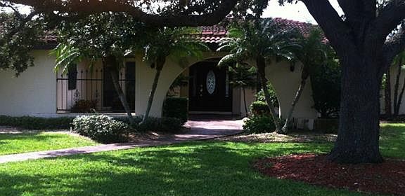 2nd image of 1405 Shorewood Dr