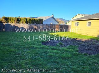 25 Shady Loop, Springfield, OR 97477