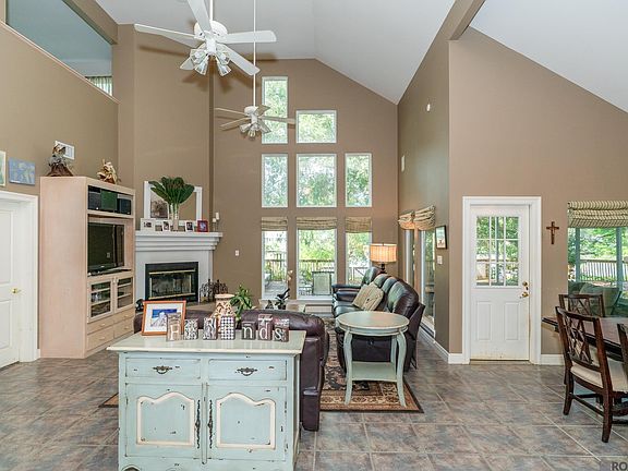2nd image of 13314 Bayou Terrace Dr