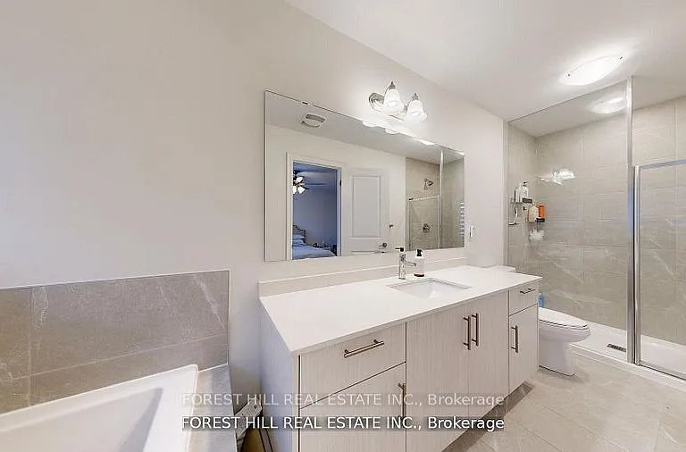 54 Montrose Blvd — Photo 23