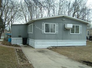 2454 Estabrook Dr, Grand Forks, ND 58201