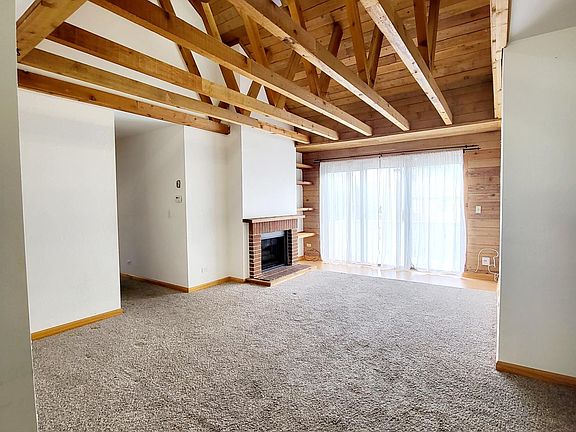 2nd image of 307 Maplewood Ct