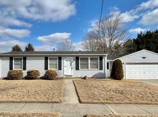886 E 3rd St, Florence, NJ 08518