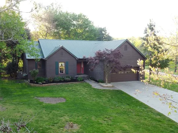 203 Back 9 Dr, Baneberry, TN 37890