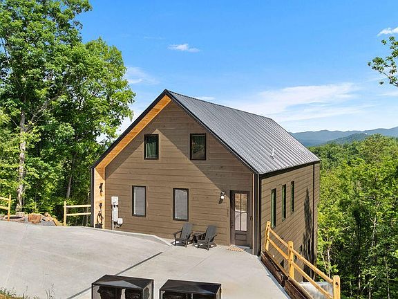 2nd image of 1863 Bluff Ridge Rd
