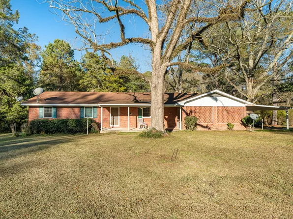 102 Holly St, Seminary, MS 39479