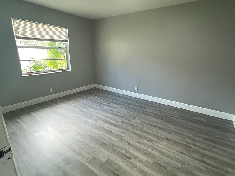 1830 Avenue S — Photo 12