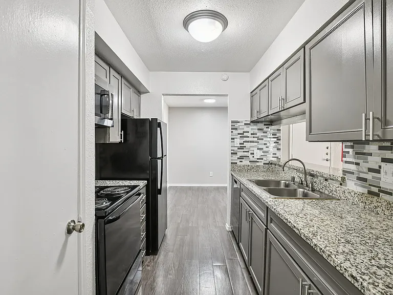 14-web-or-mls-Briar Forest Dr-S1303-014