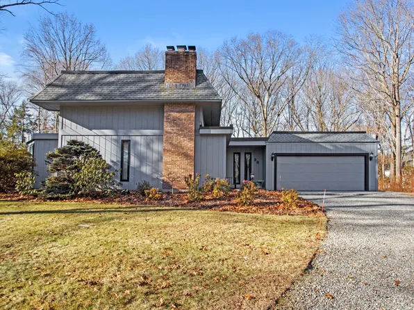 38 Laurelwood Drive, Wallingford, CT 06492