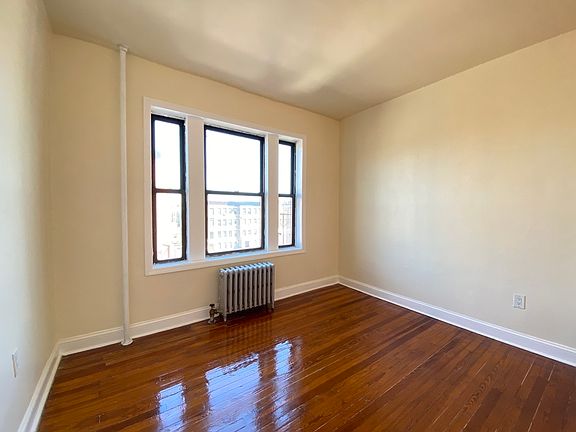 4th image of 31-11 32nd St #18