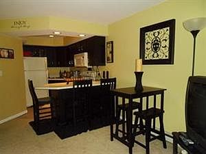 4th image of 909 Edgewater Dr #909