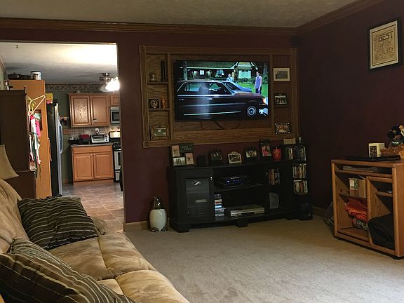 4th image of 1036 Hyacinth Dr