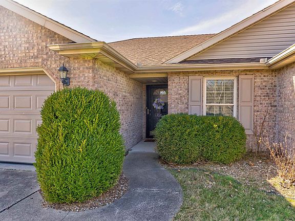 2nd image of 523 S Blitzen Ln