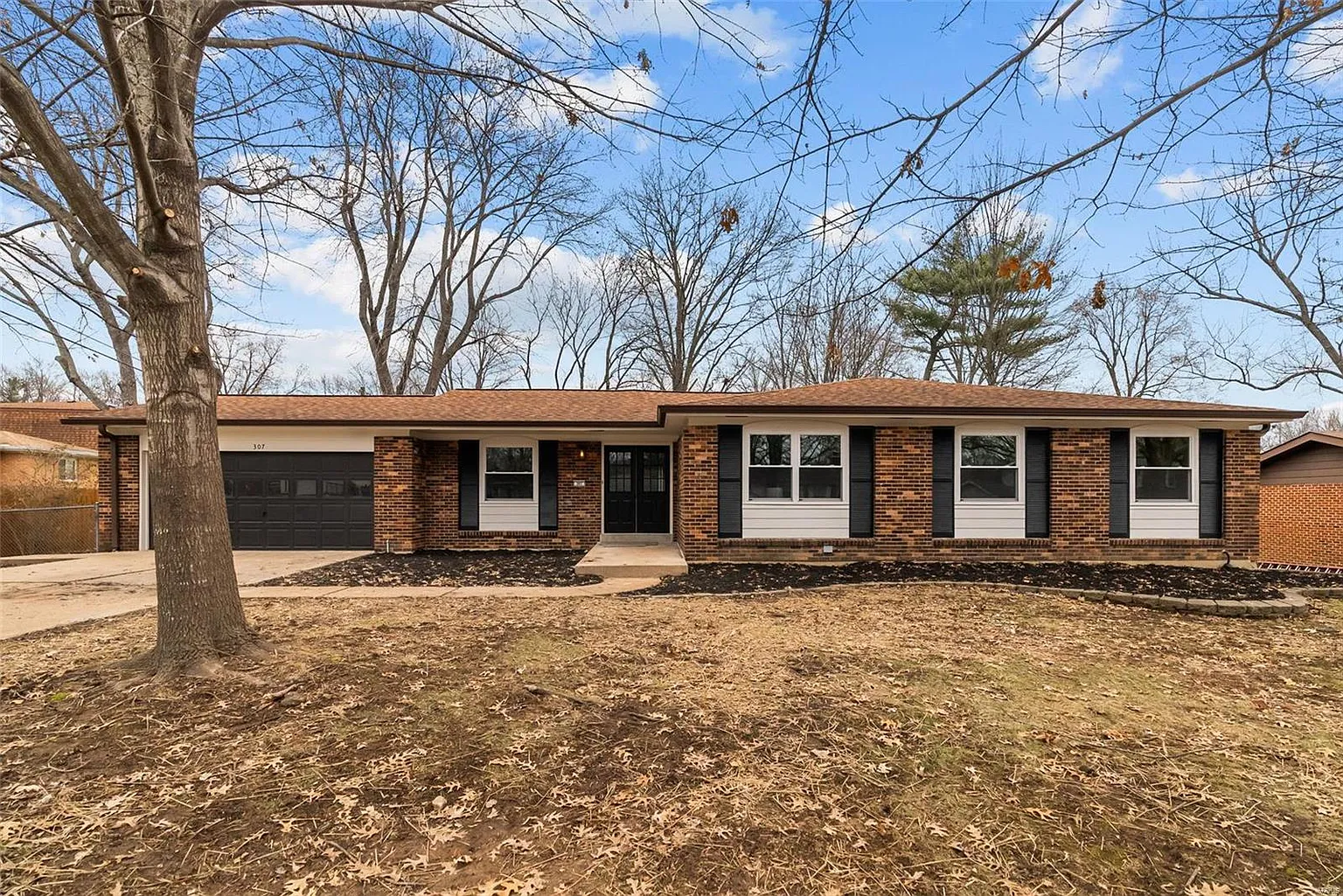 307 Monteith Dr photo 1