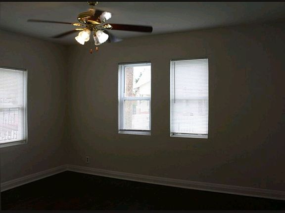 4th image of 2116 W West St