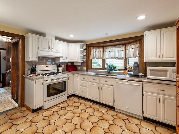 5th image of 80 Phillips St